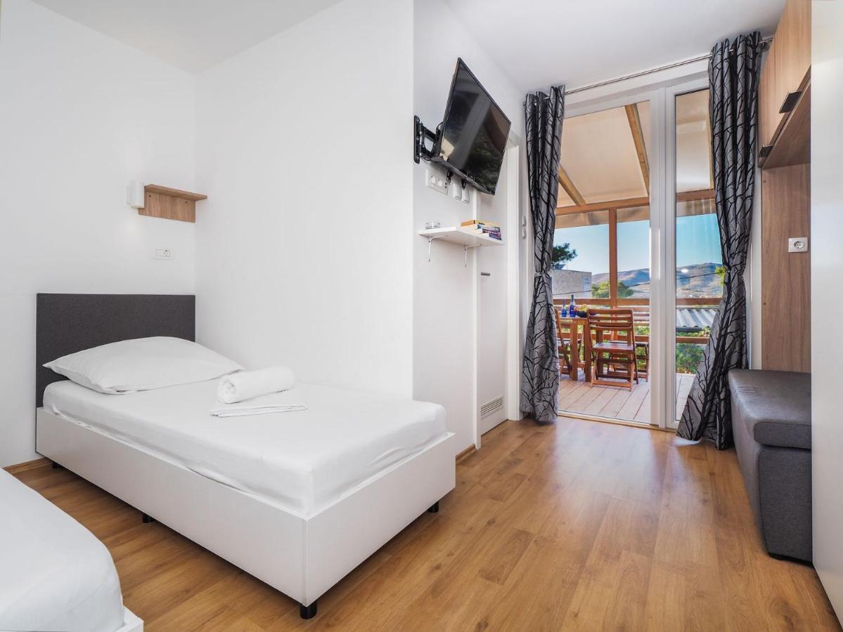 Sunny Mobile Homes Trogir - Čiovo Arbanija Eksteriør bilde