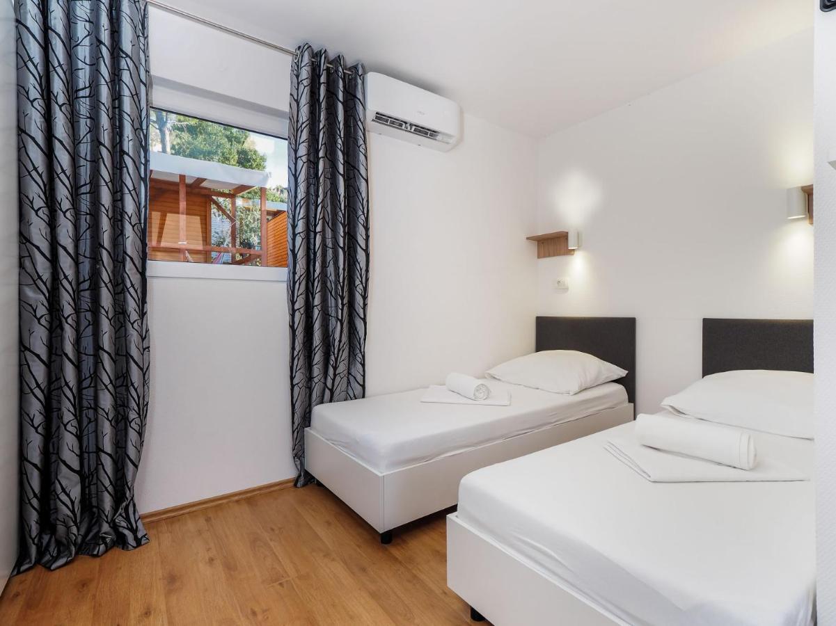 Sunny Mobile Homes Trogir - Čiovo Arbanija Eksteriør bilde